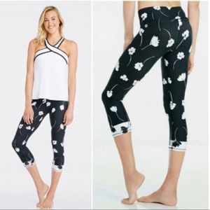 Size XS black & white floral Fabletics crop legging